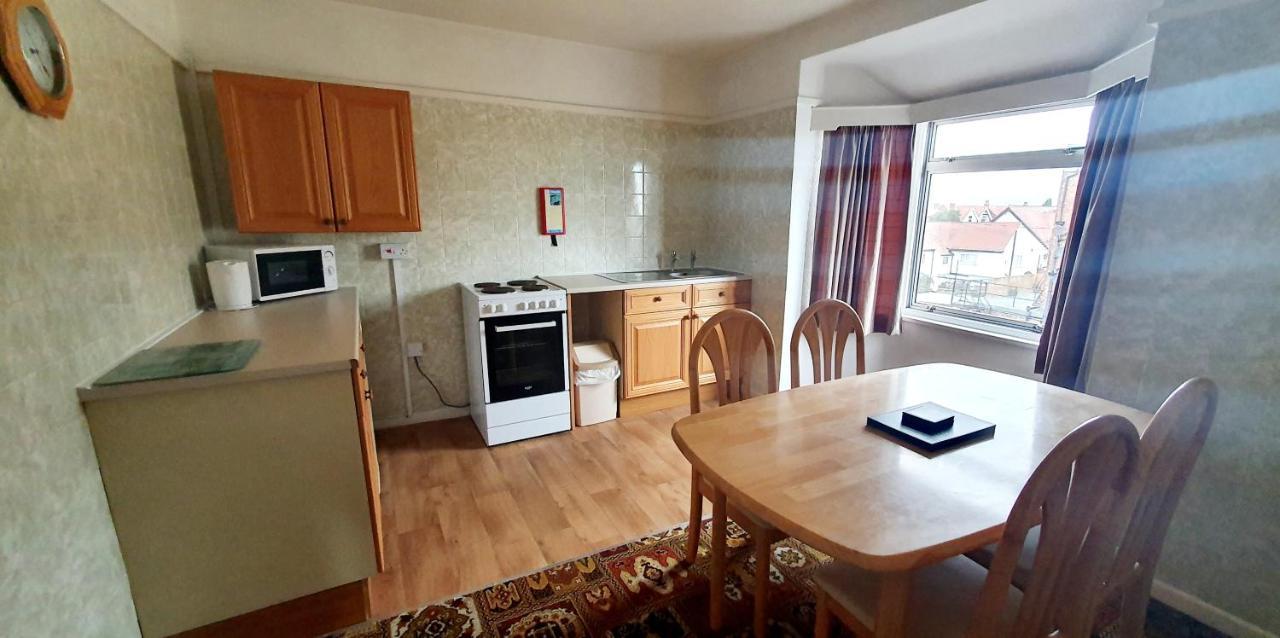 Beach Court Holiday Apartments 스케그니스 외부 사진