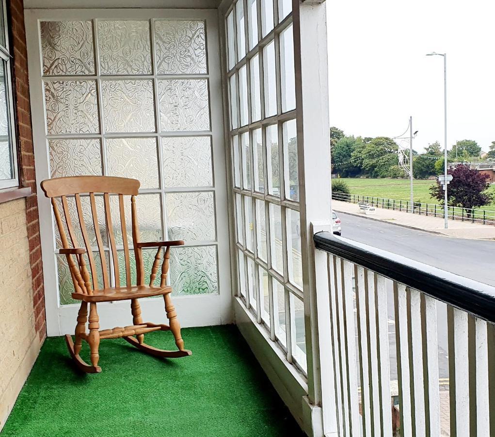 Beach Court Holiday Apartments 스케그니스 외부 사진