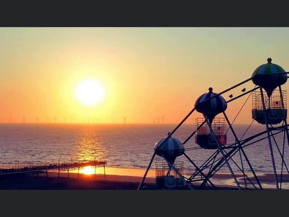 Beach Court Holiday Apartments 스케그니스 외부 사진